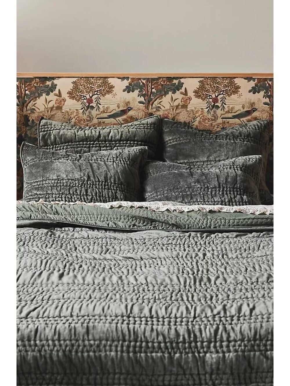 New Anthropologie Lustered Velvet Alastair Quilt Size King